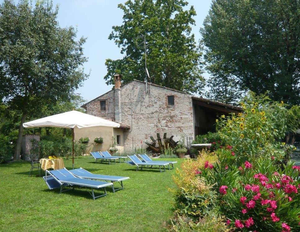 Agriturismo Villa Dei Mulini Вольта-Мантована Экстерьер фото