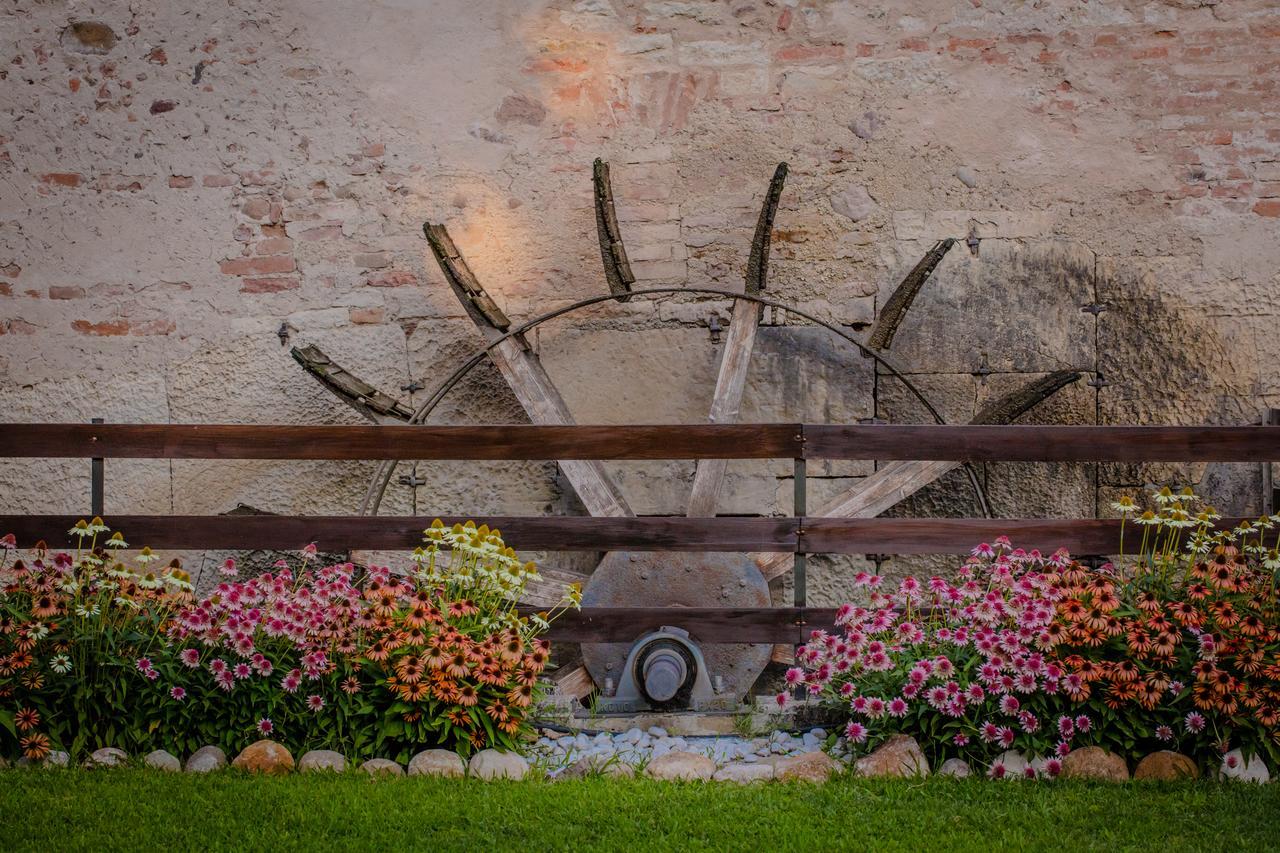 Agriturismo Villa Dei Mulini Вольта-Мантована Экстерьер фото